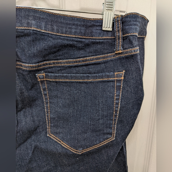 Liz Lange Target maternity jeans - Picture 3 of 7